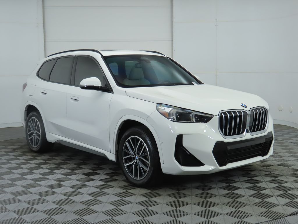 Thumbnail: 2023 BMW X1 - 3