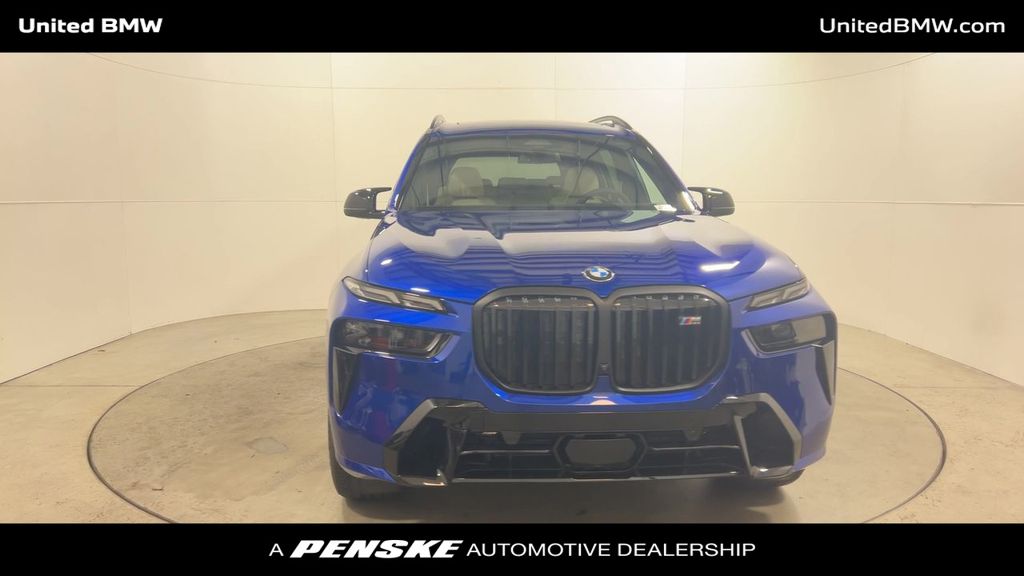 2025 BMW X7 M60i 3