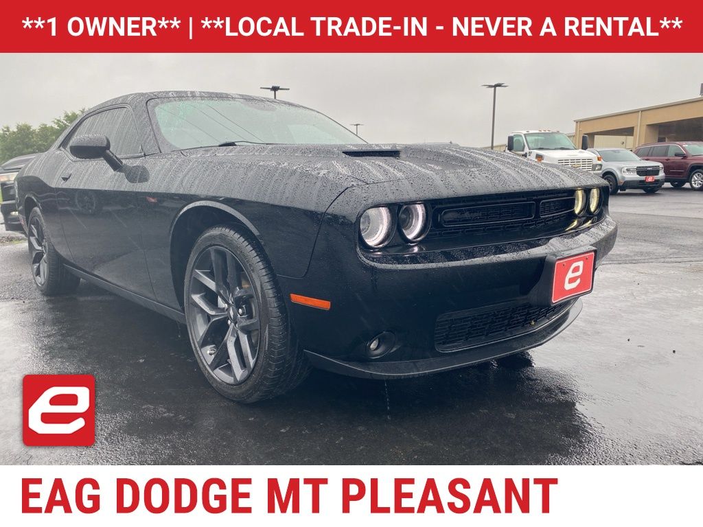 2022 Dodge Challenger SXT RWD