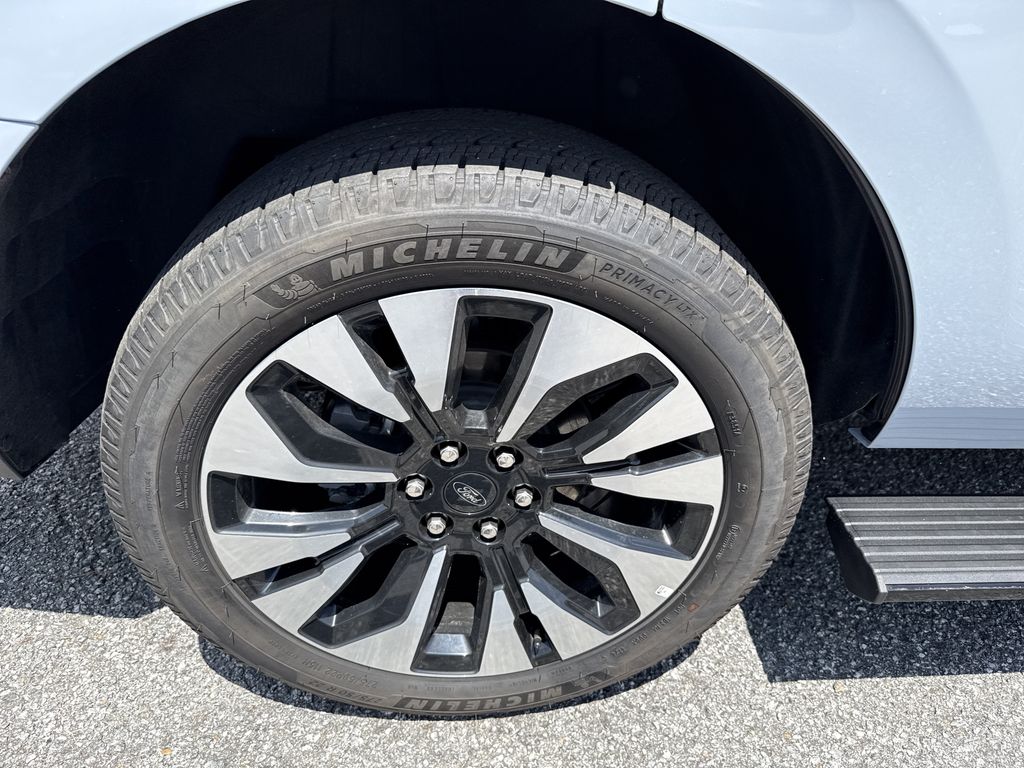 Used 2025 Ford Expedition SUV