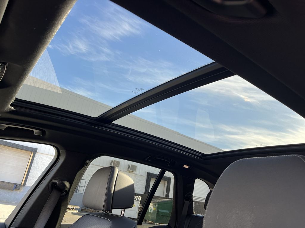 Thumbnail: 2022 BMW X5 - 21