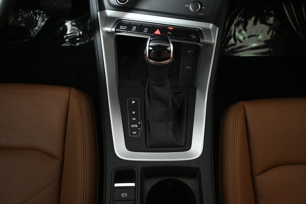 Thumbnail: 2025 Audi Q3 - 25