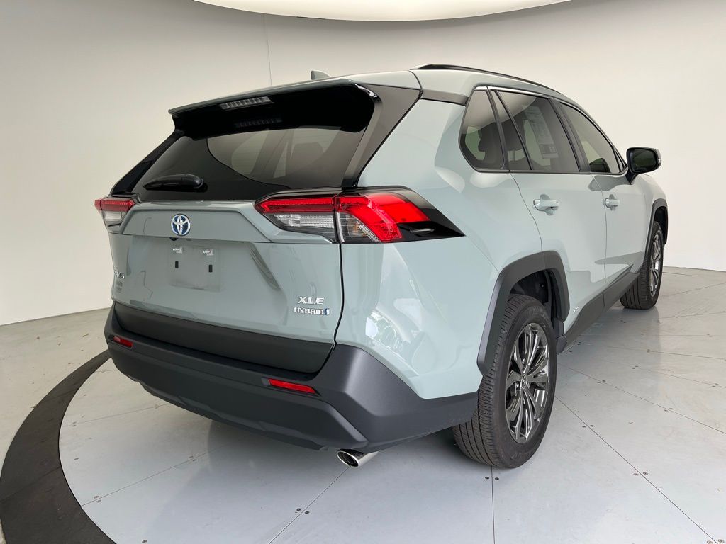 2023 Toyota RAV4 XLE Premium 3