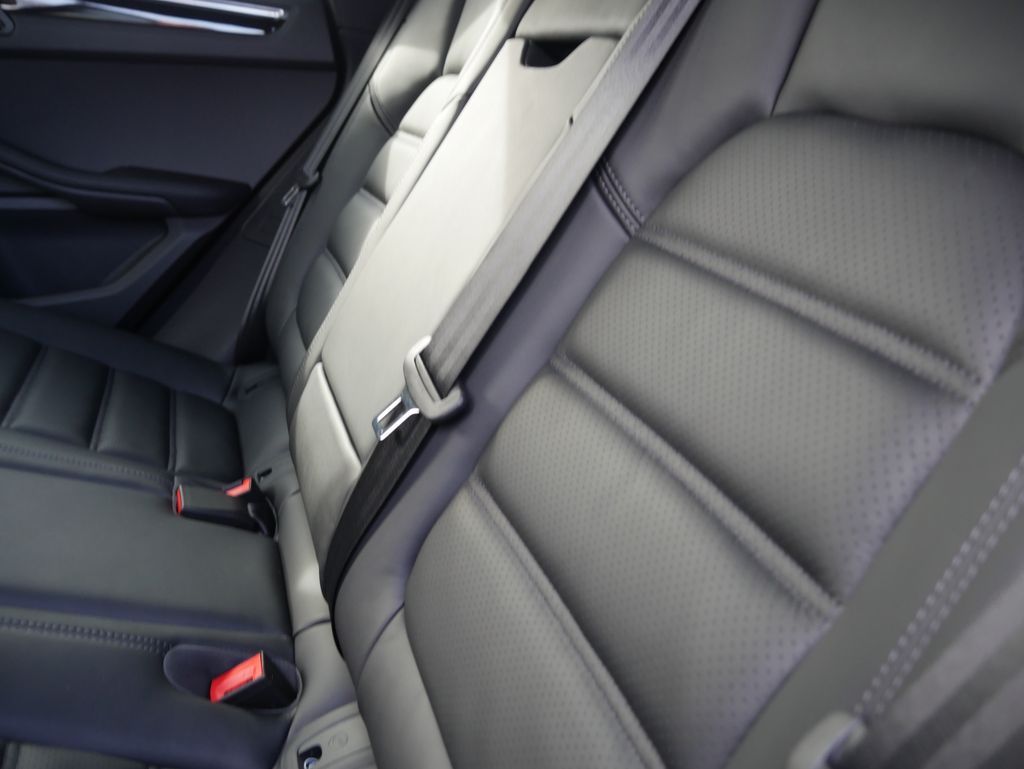 Thumbnail: 2026 Porsche Macan - 24