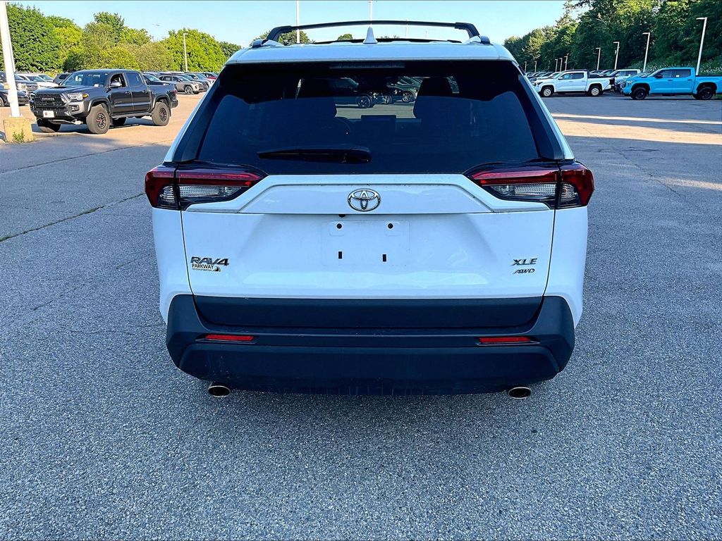 2024 Toyota RAV4 — photo 10