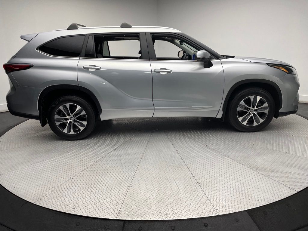 2023 Toyota Highlander XLE 4