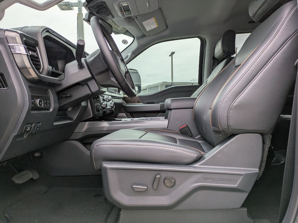 2025 Ford F-250 Black Widow