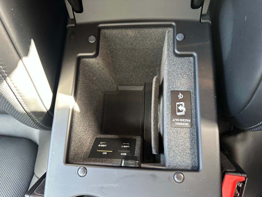 Thumbnail: 2023 Porsche Macan - 28