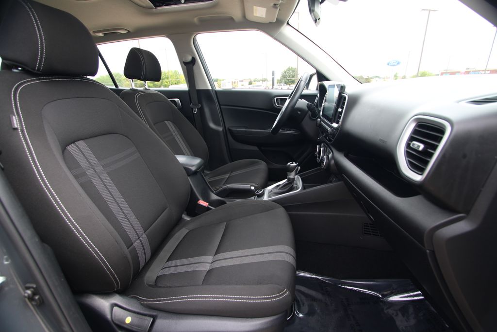 Used 2025 Hyundai Venue SUV
