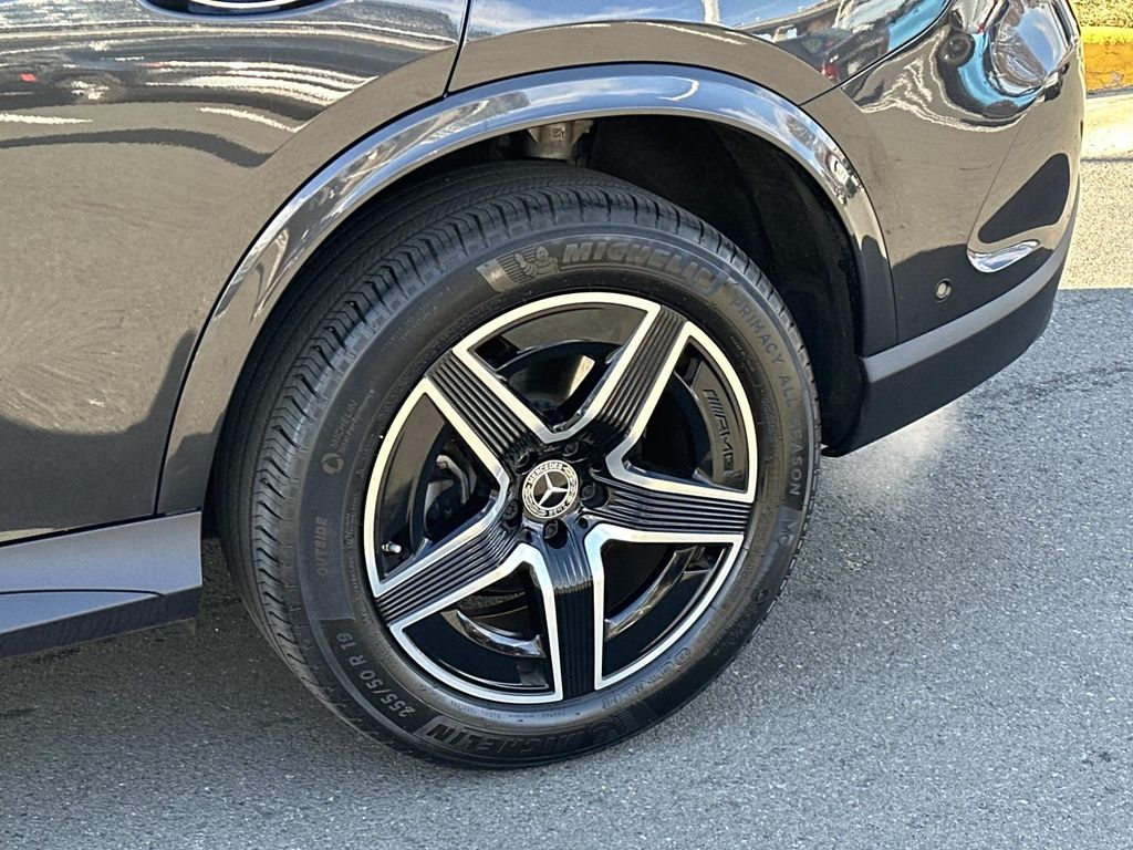 Thumbnail: 2025 Mercedes-Benz GLC - 16