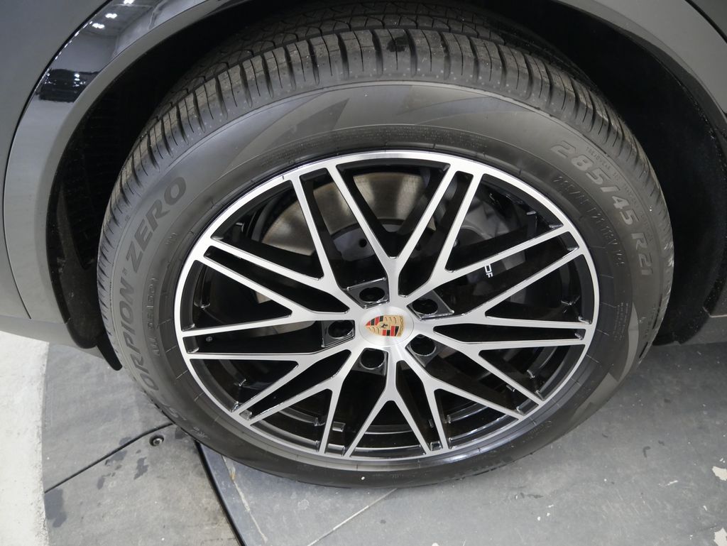 Thumbnail: 2026 Porsche Cayenne - 13