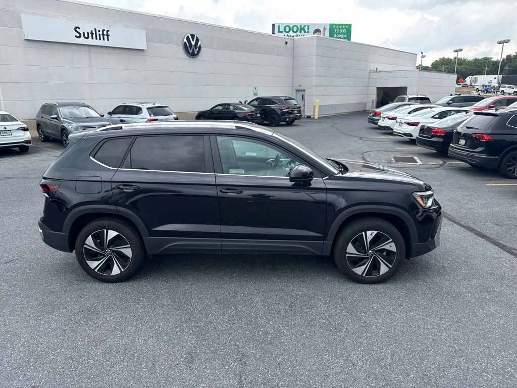2025 Volkswagen Taos 1.5T SE Black at Sutliff Volkswagen