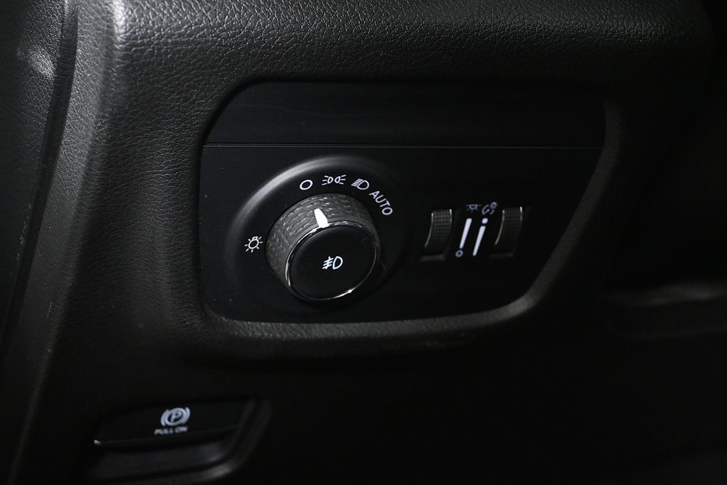 Thumbnail: 2022 Jeep Grand Cherokee L - 26