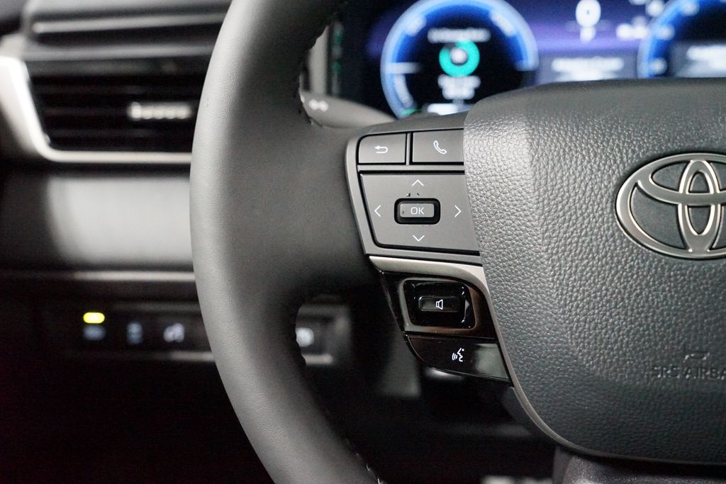 2025 Toyota Camry XSE 14