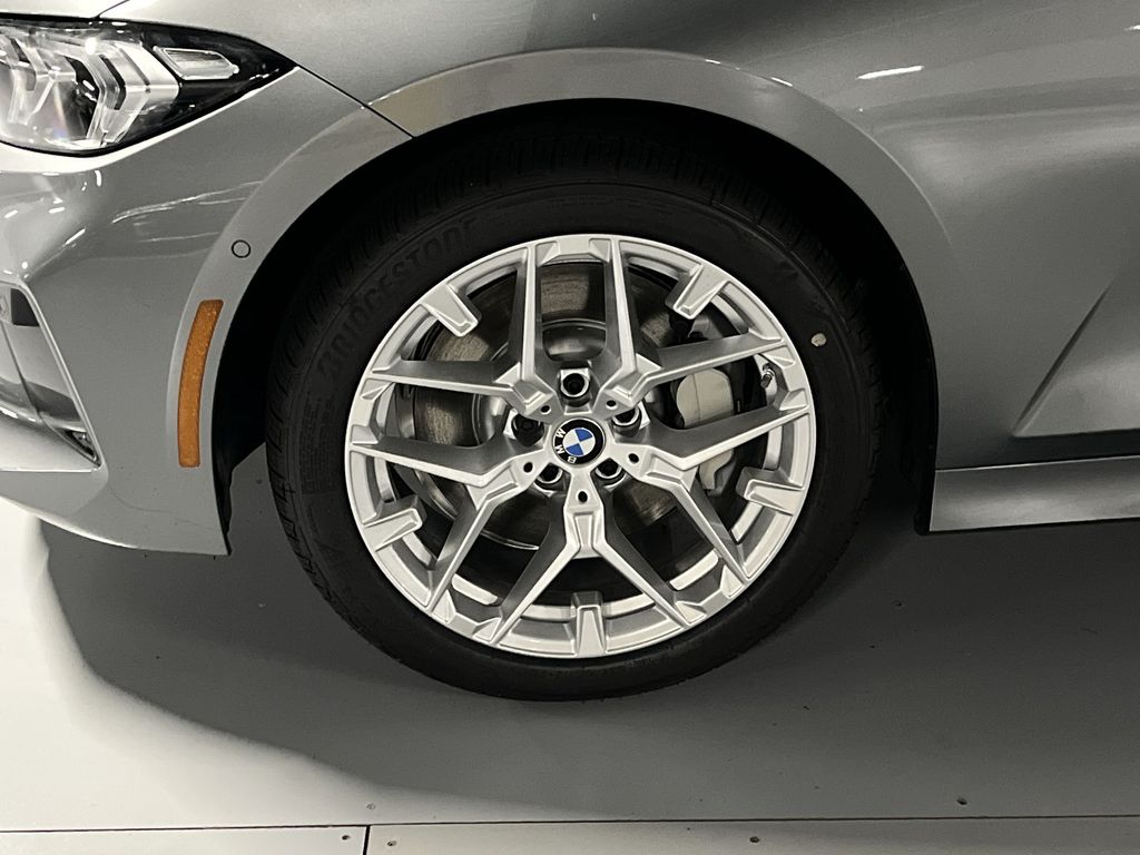 Thumbnail: 2025 BMW 3 Series - 10