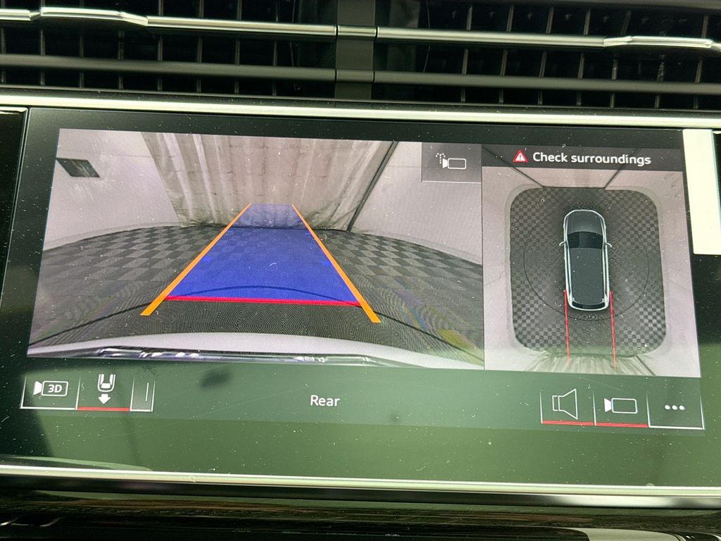 Thumbnail: 2026 Audi Q7 - 16