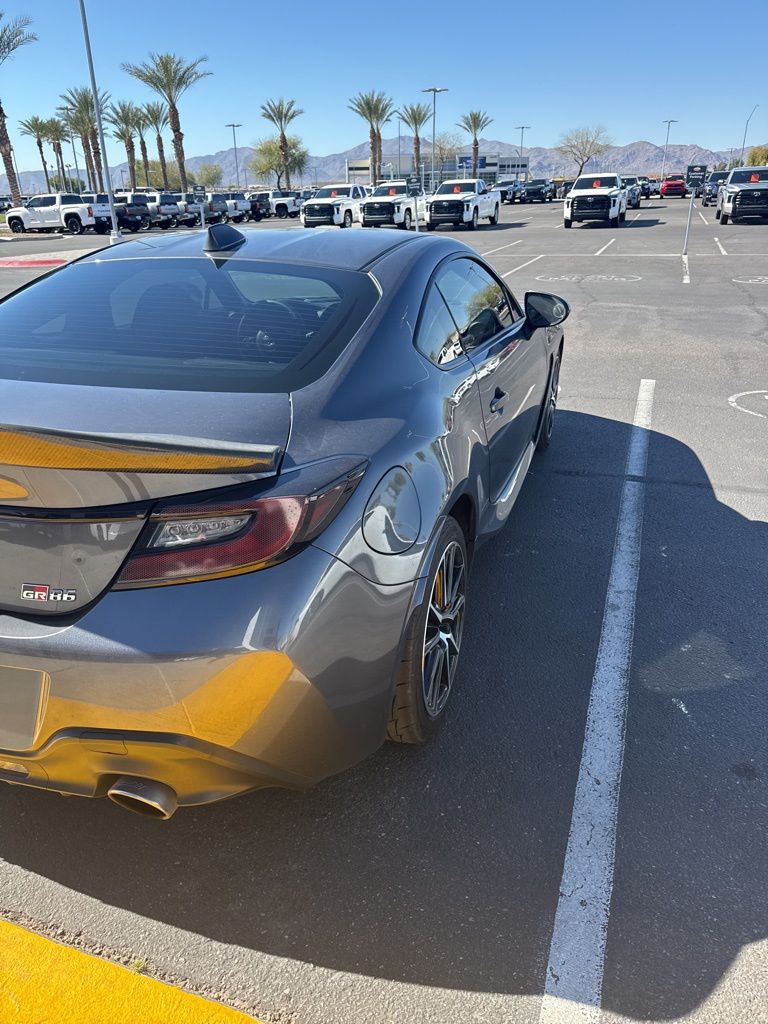 Thumbnail: 2023 Toyota GR86 - 4