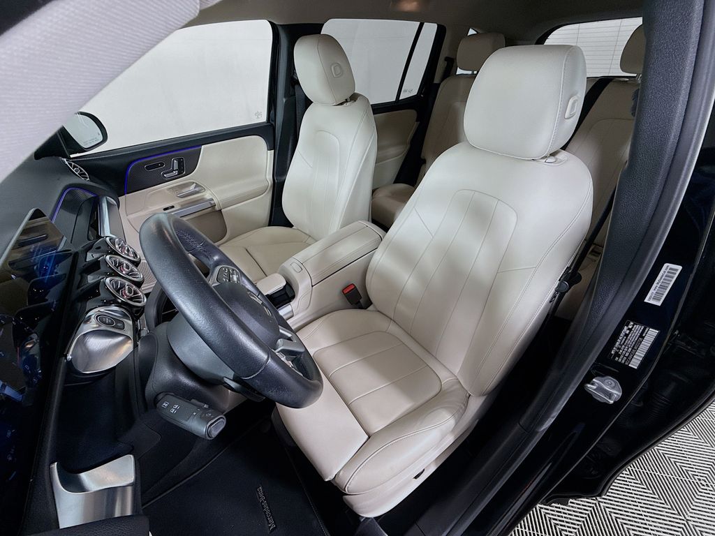 Thumbnail: 2020 Mercedes-Benz GLB - 19