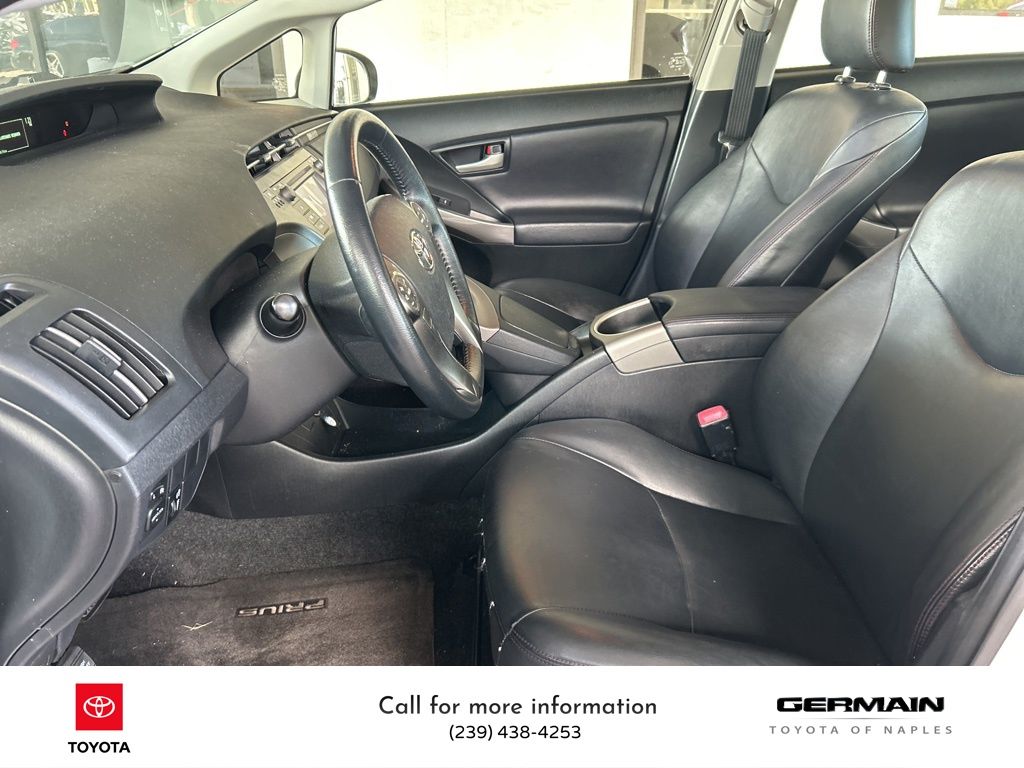 2013 Toyota Prius Three photo 5