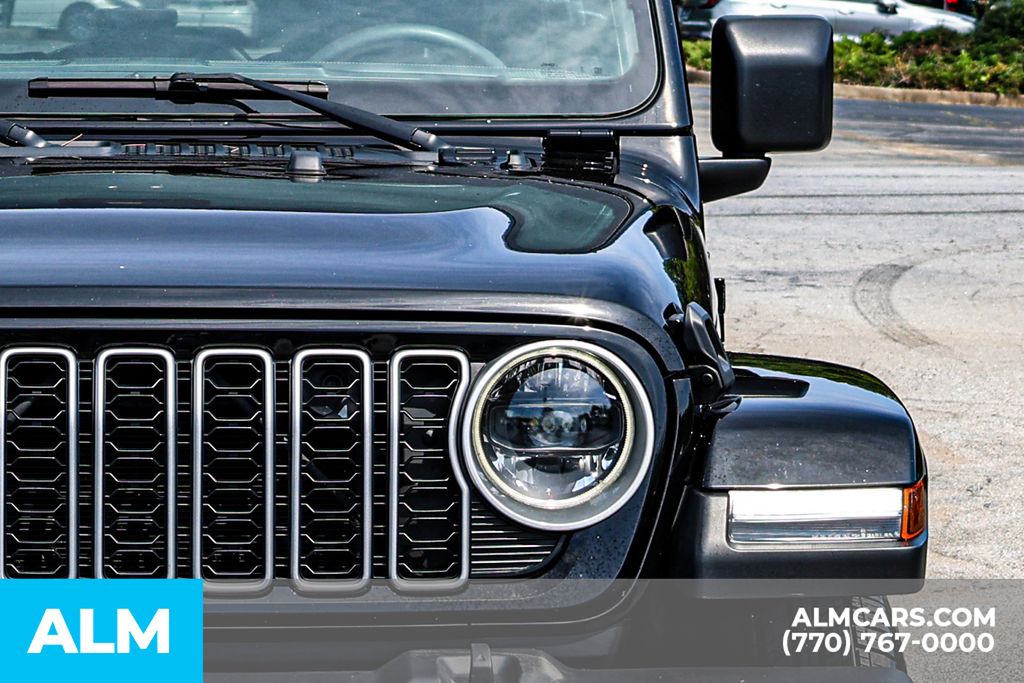 Used 2025 Black Jeep Sahara / MT Certified image 15