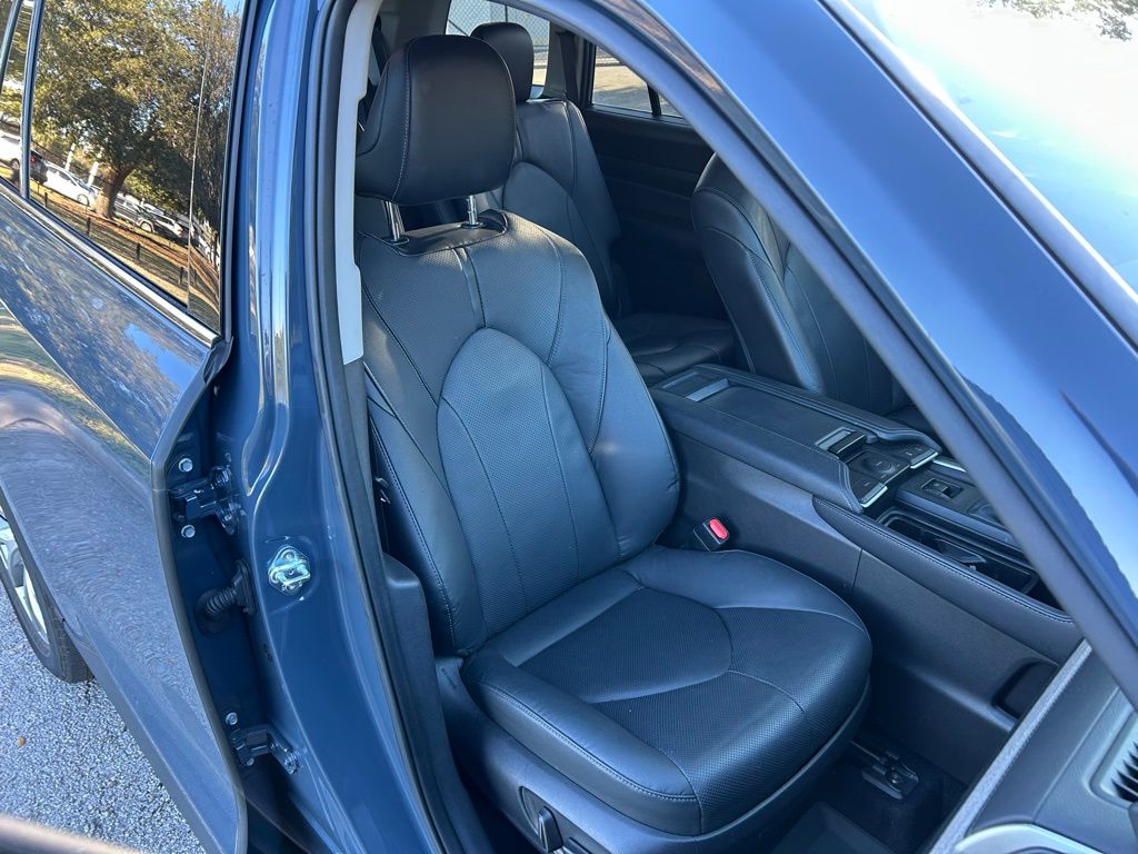 Thumbnail: 2024 Toyota Grand Highlander - 16