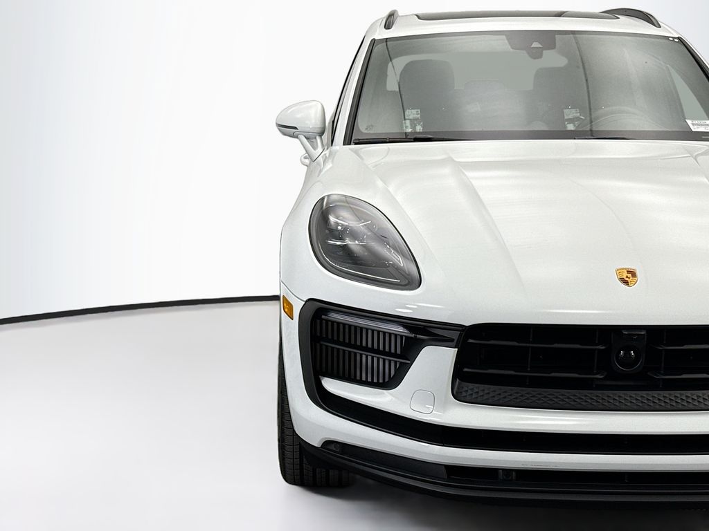 Thumbnail: 2026 Porsche Macan - 12