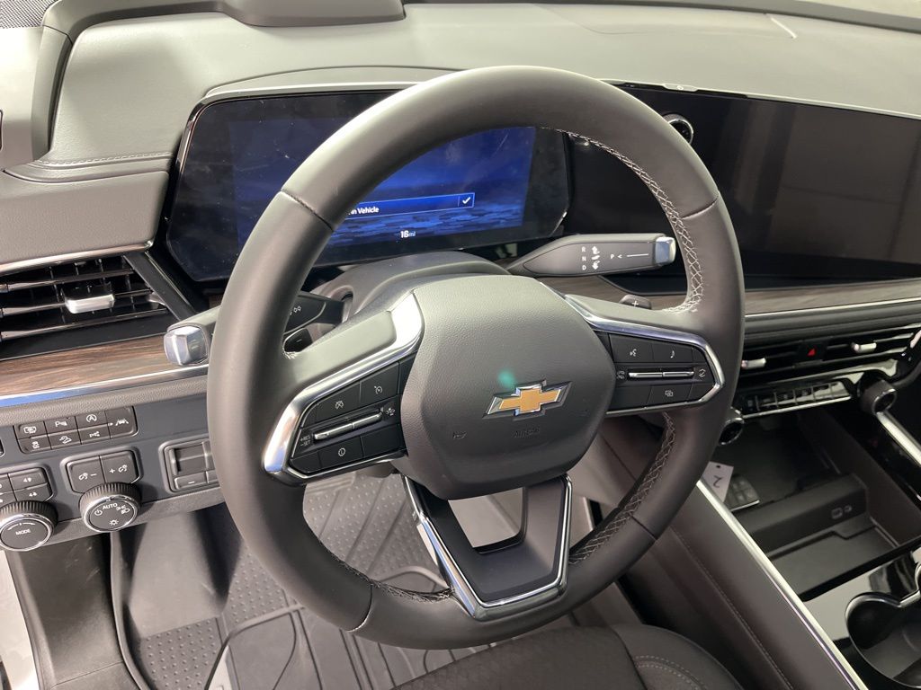 Thumbnail: 2025 Chevrolet Suburban - 25