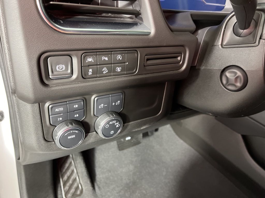 Thumbnail: 2024 Chevrolet Suburban - 29