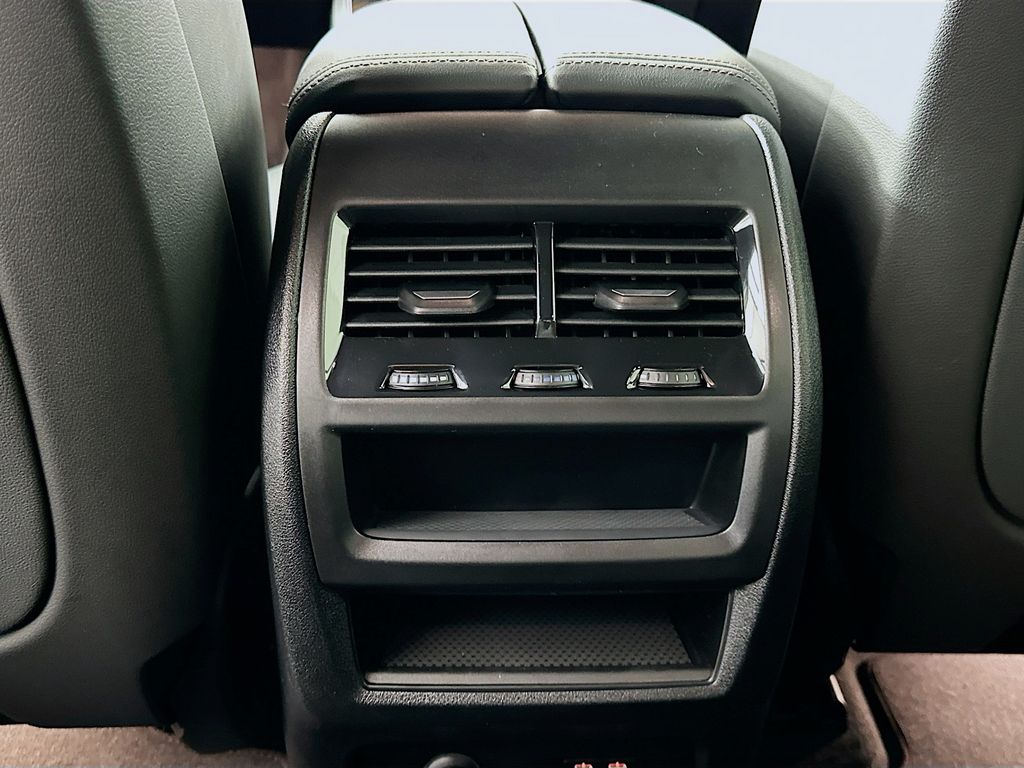 Thumbnail: 2026 BMW X5 - 18