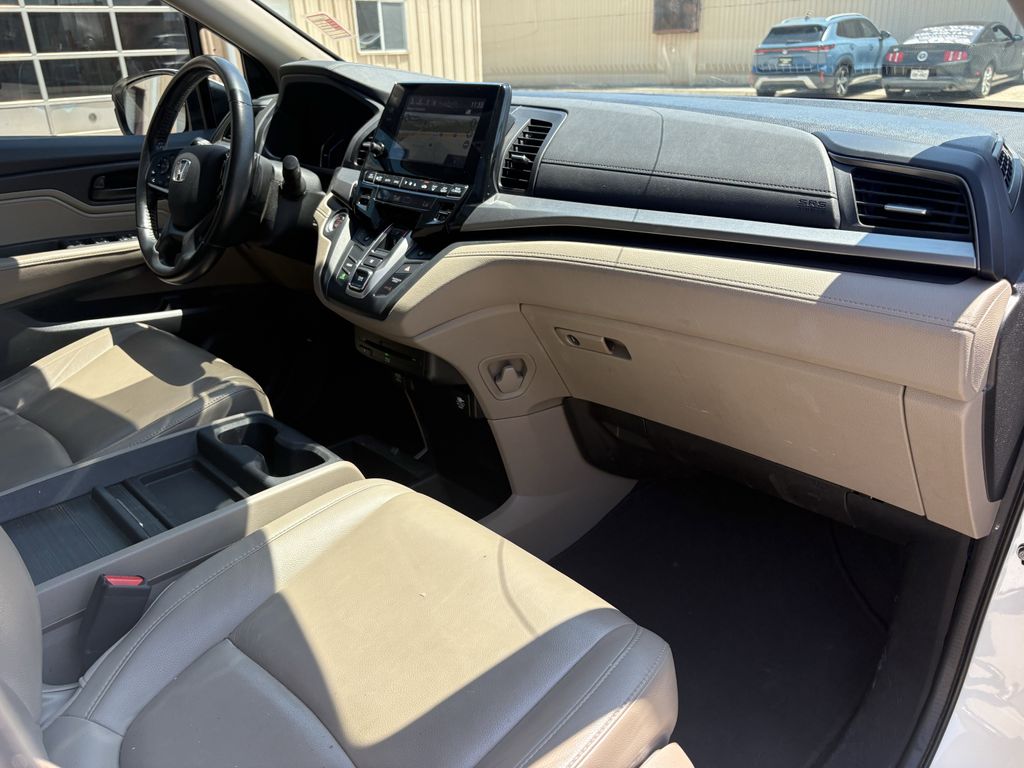 2018 Honda Odyssey EX-L White at Community Honda