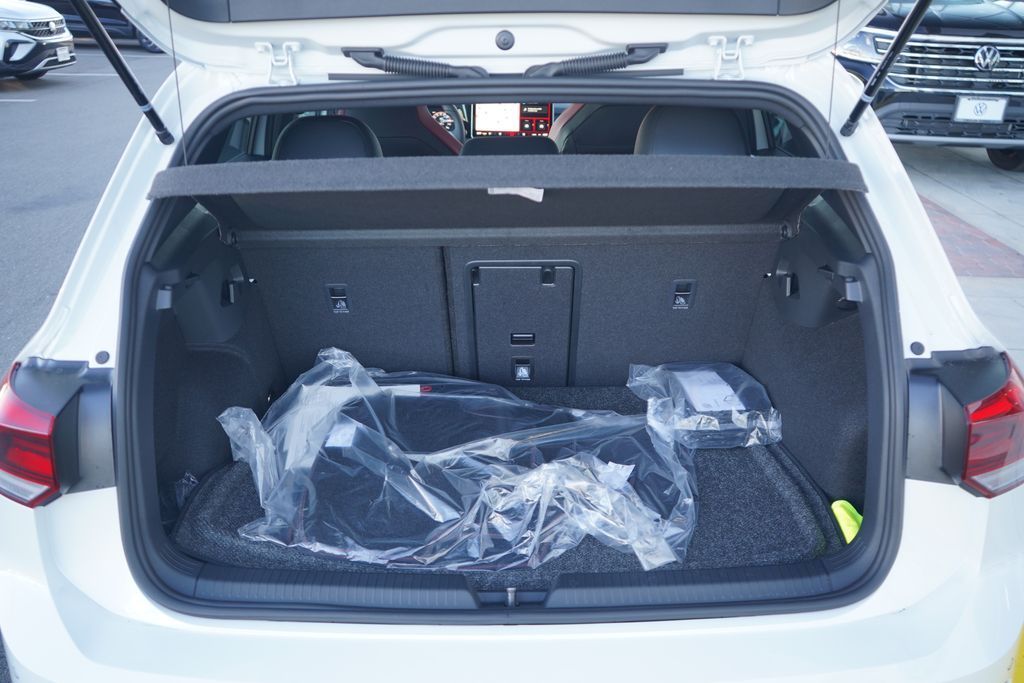 Thumbnail: 2026 Volkswagen Golf - 11