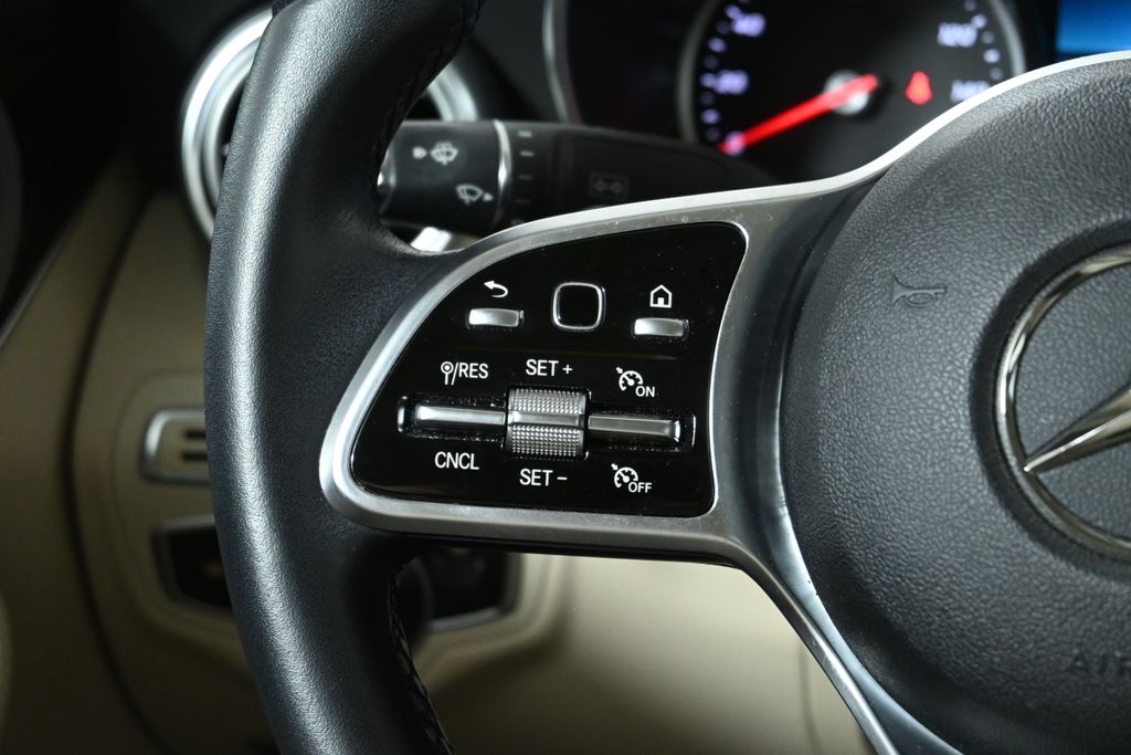 Thumbnail: 2020 Mercedes-Benz C-Class - 18