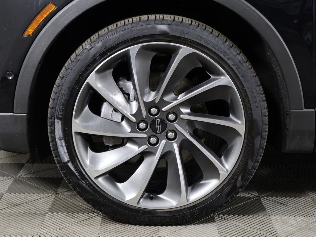 Used 2022 Black Lincoln Reserve image 26