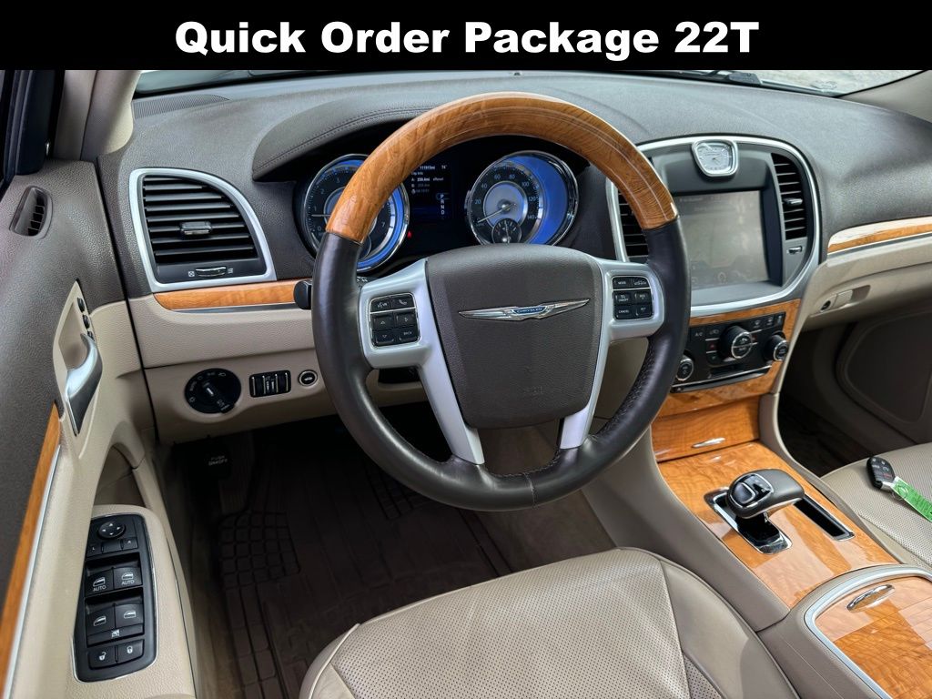 2014 Chrysler 300C Base 3