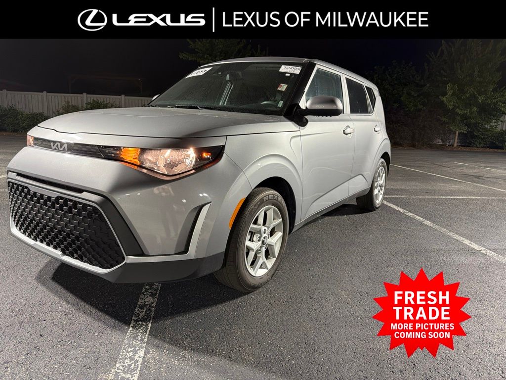 Gray 2025 Kia Soul Wagon  Continuously Variable Transmission