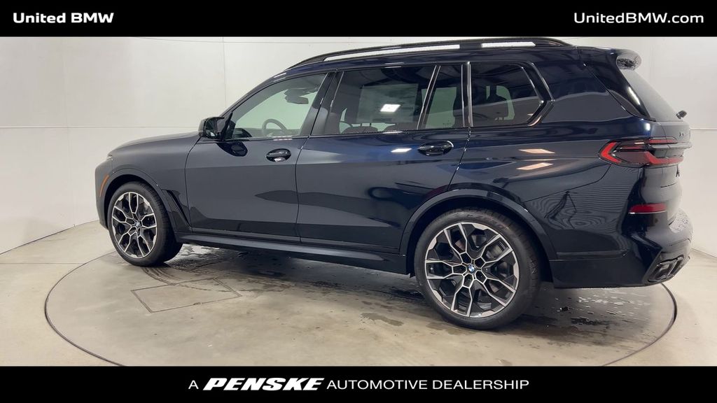 2026 BMW X7 M60i 6