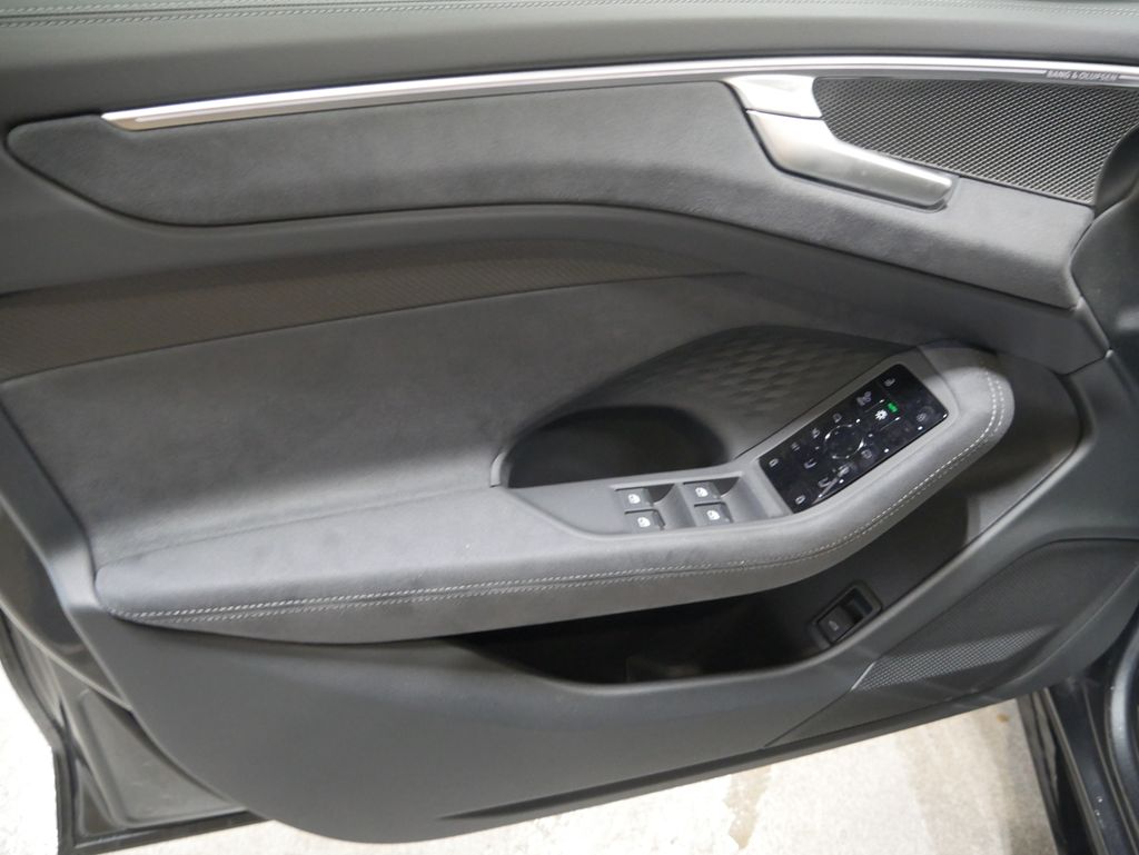 Thumbnail: 2026 Audi A6 - 15