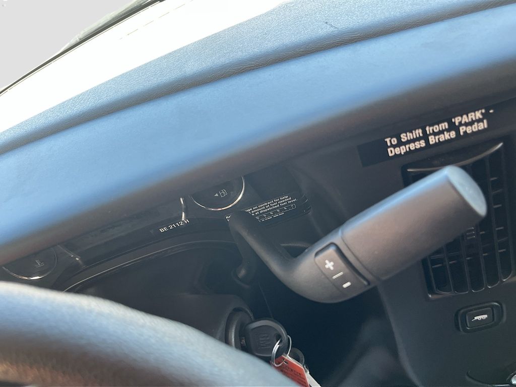 Used 2025 White GMC Work Van image 16