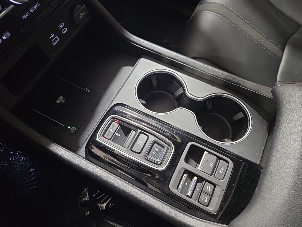 Used 2025  Honda Touring image 14