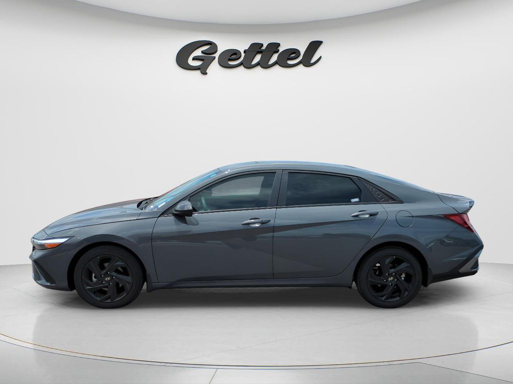 Used 2026 Gray Hyundai SEL Sport image 8
