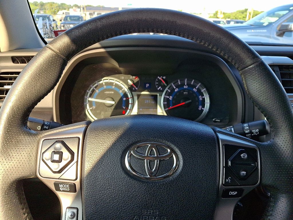 Thumbnail: 2017 Toyota 4Runner - 19