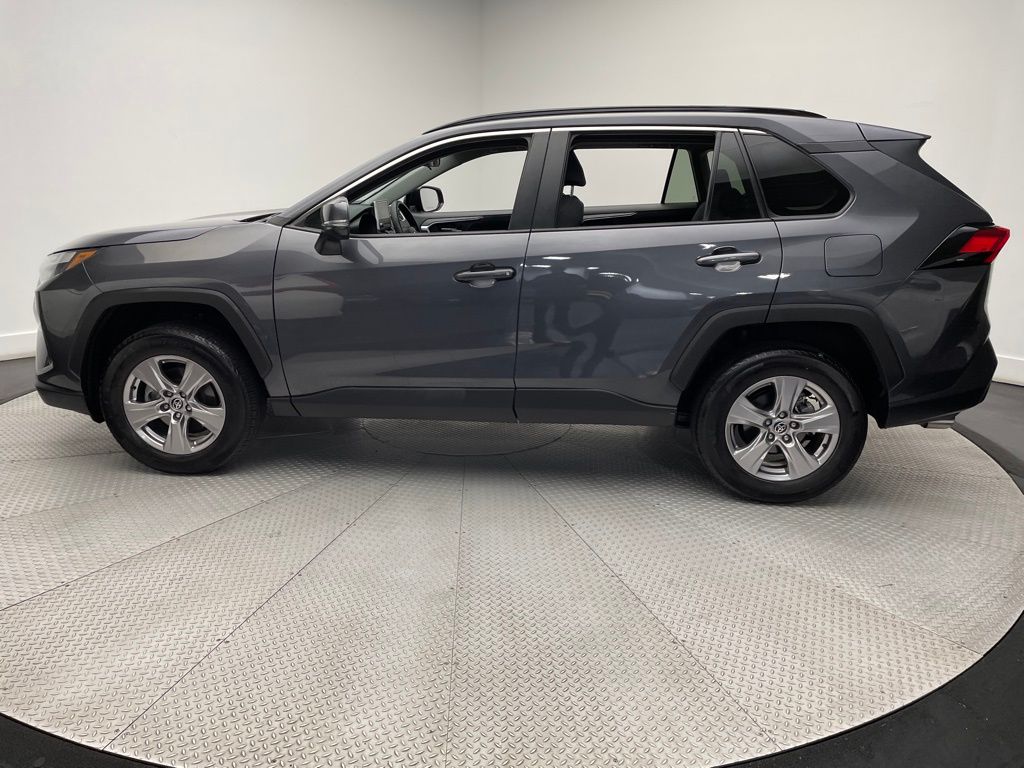 2023 Toyota RAV4 XLE 8