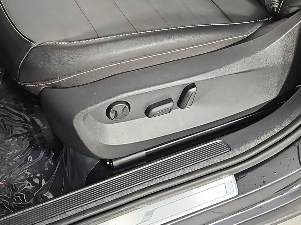 Thumbnail: 2023 Volkswagen Taos - 22