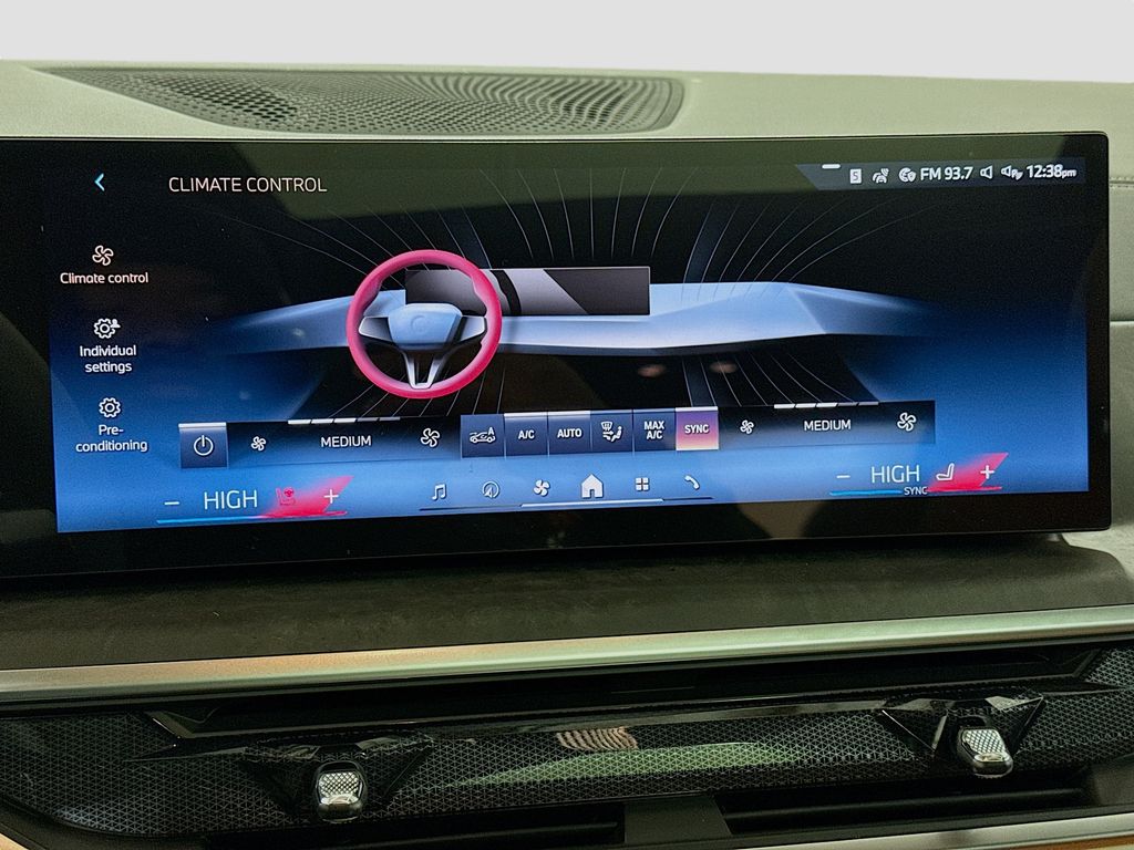 Thumbnail: 2026 BMW X7 - 11