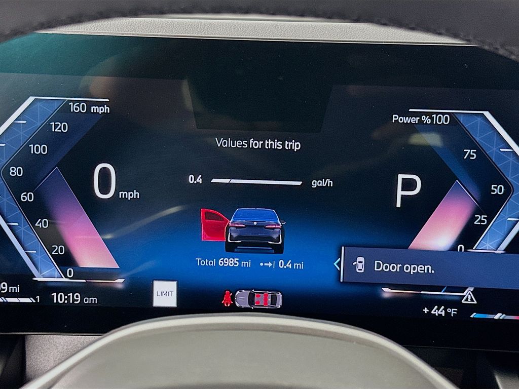 Thumbnail: 2025 BMW 5 Series - 12