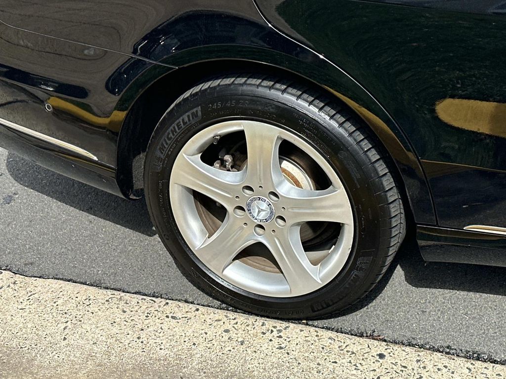 Thumbnail: 2016 Mercedes-Benz E-Class - 17