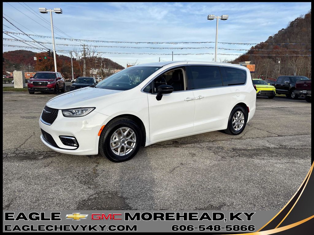 2024 Chrysler Pacifica Touring L FWD