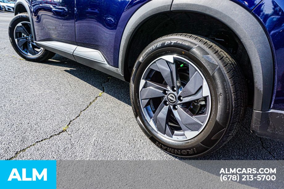 2025 Nissan Rogue SV - Photo 16