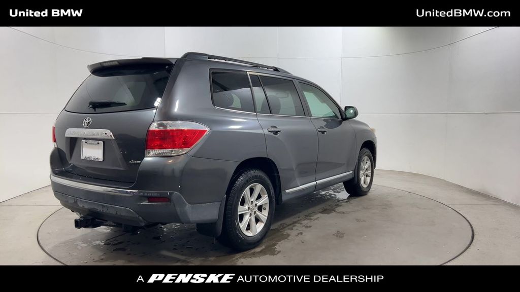 Thumbnail: 2011 Toyota Highlander - 8
