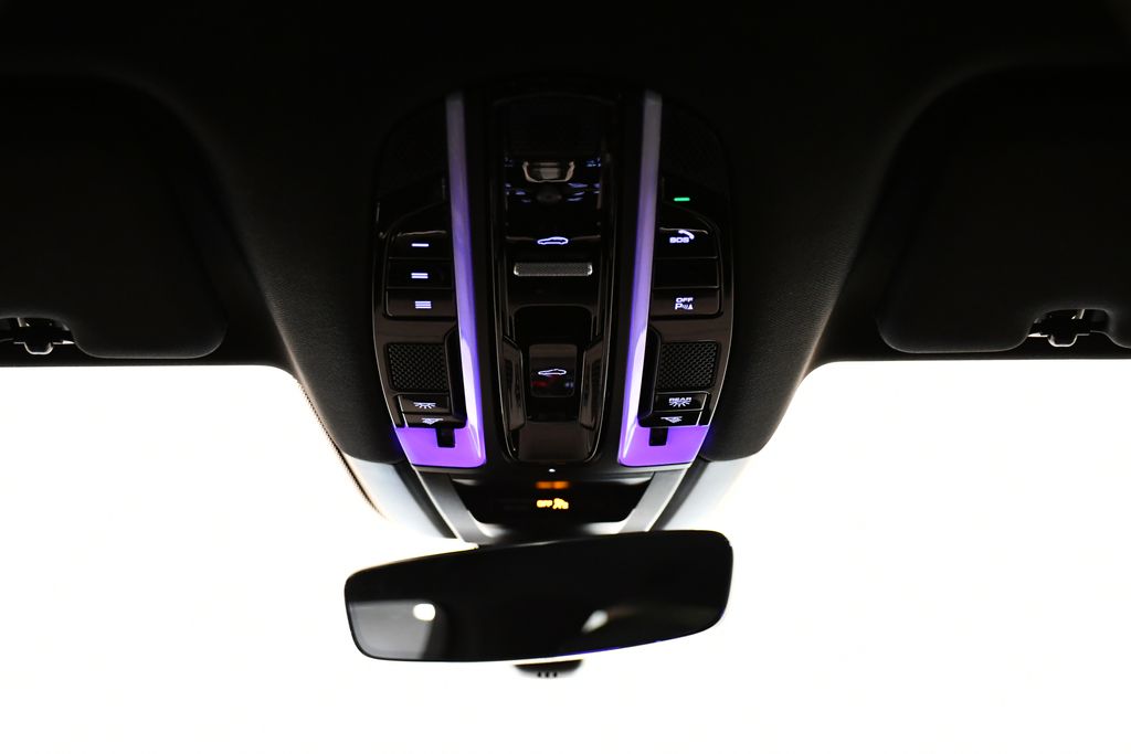 Thumbnail: 2022 Porsche Cayenne - 21